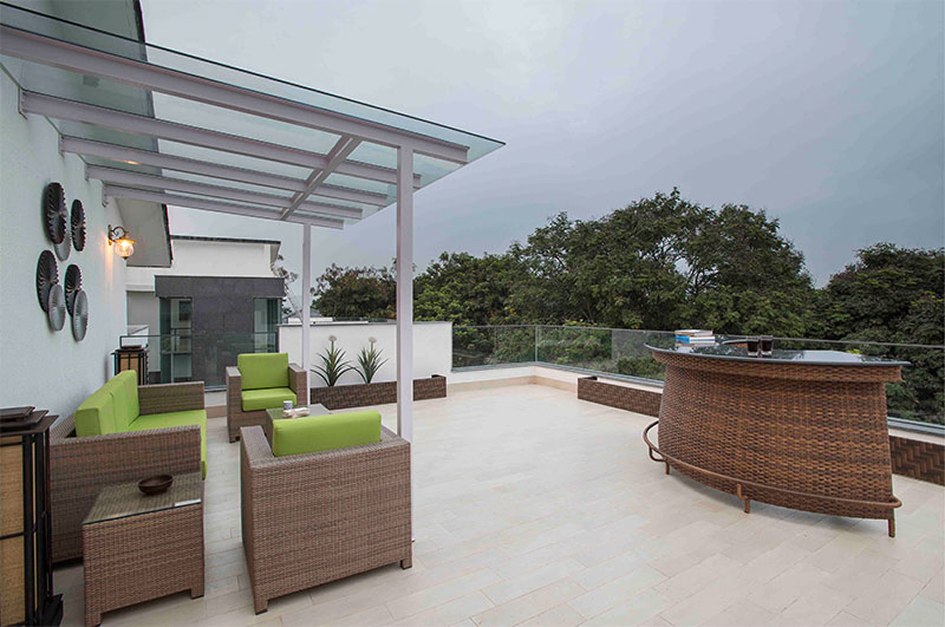 Flooring & Roofing